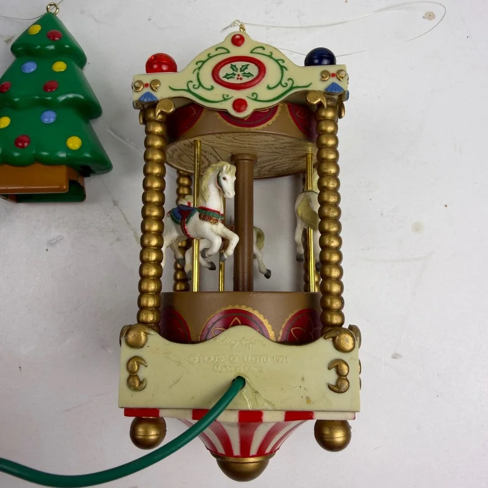 Vintage House of Lloyd Classical Carousel Musical Ornament 1991 541230 Boxed